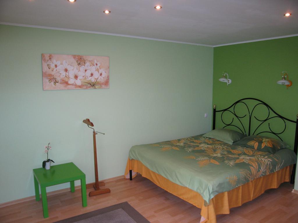 Hotel Service Predslava On Antonovicha Street Κίεβο Δωμάτιο φωτογραφία